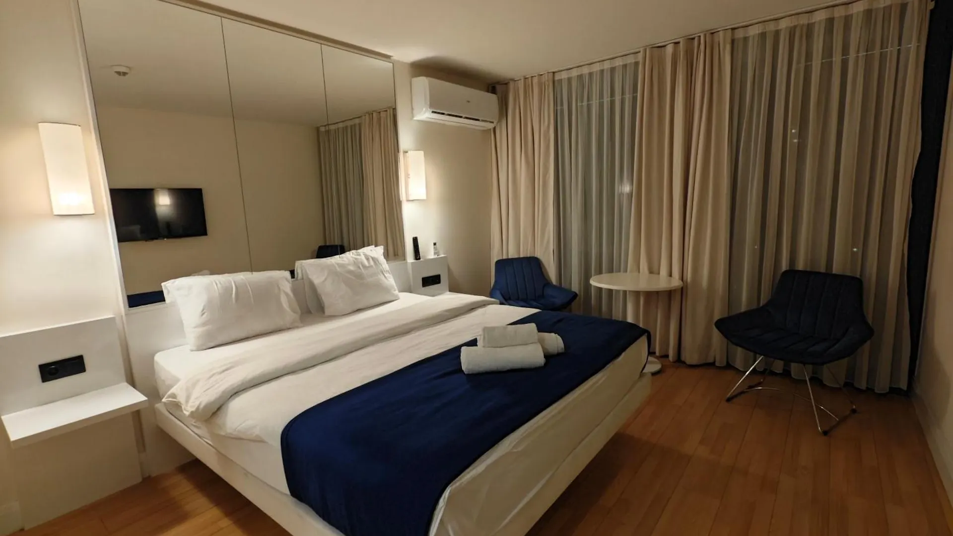 Beachfront Panoramic Apartments Batumi