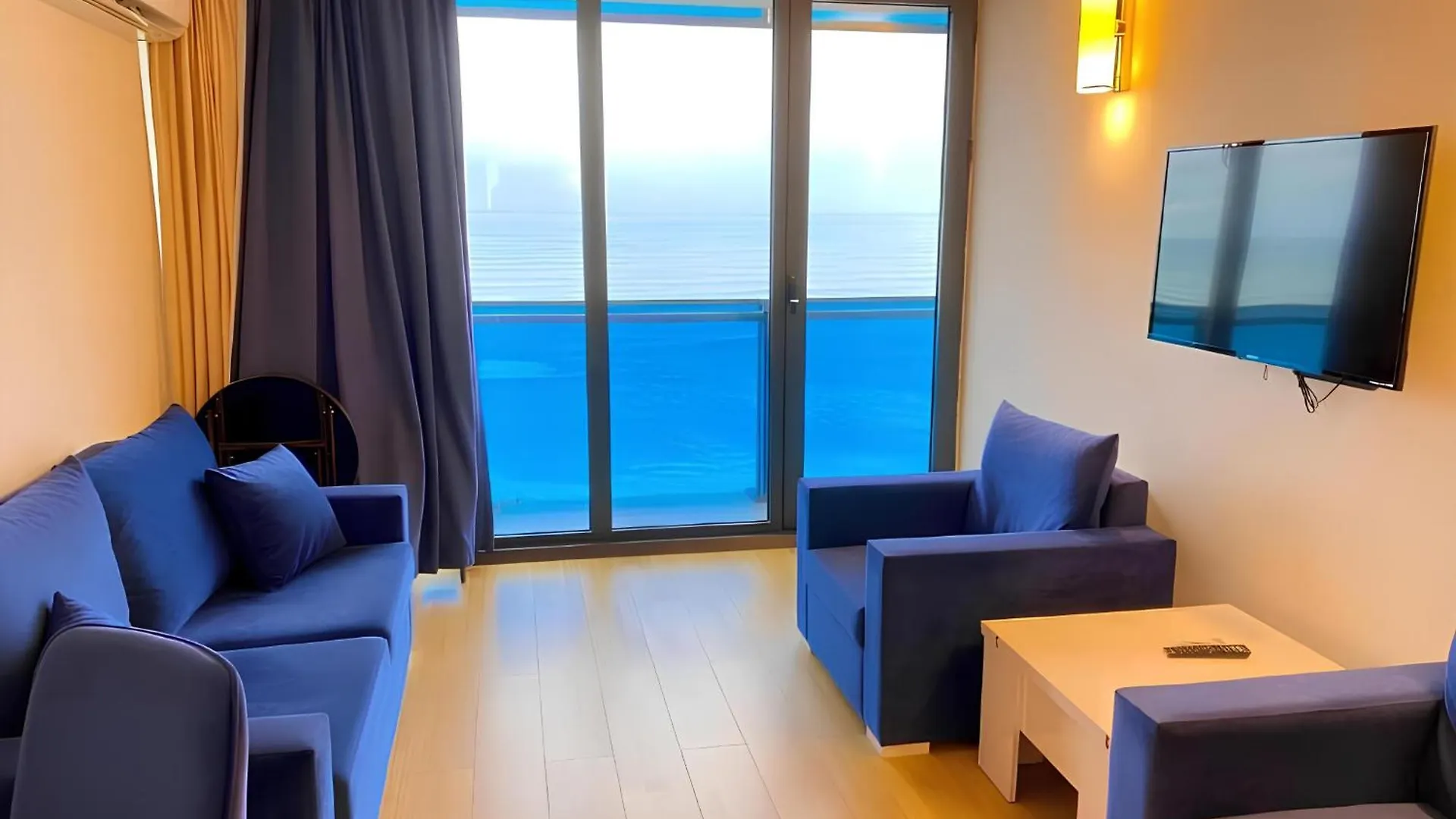 Beachfront Panoramic Apartments Batumi