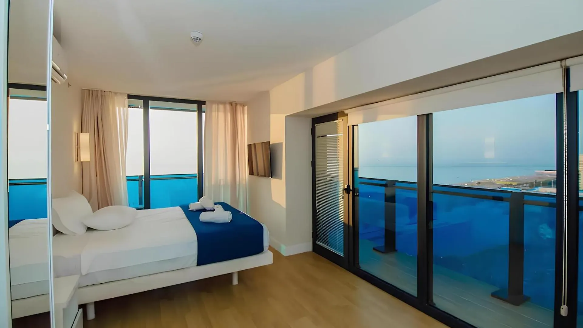 Beachfront Panoramic Apartments Batumi