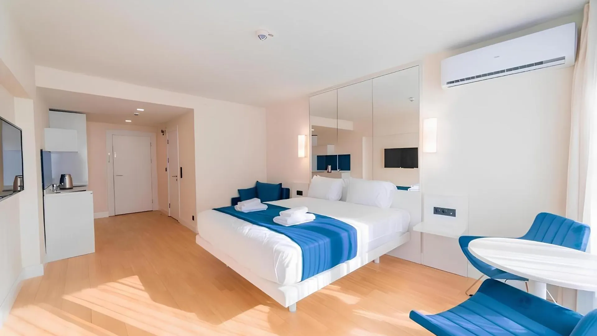 Beachfront Panoramic Apartments Batumi