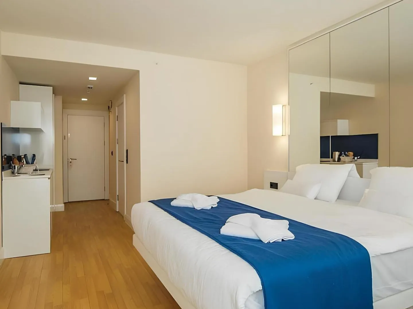 Beachfront Panoramic Apartments Μπατούμι