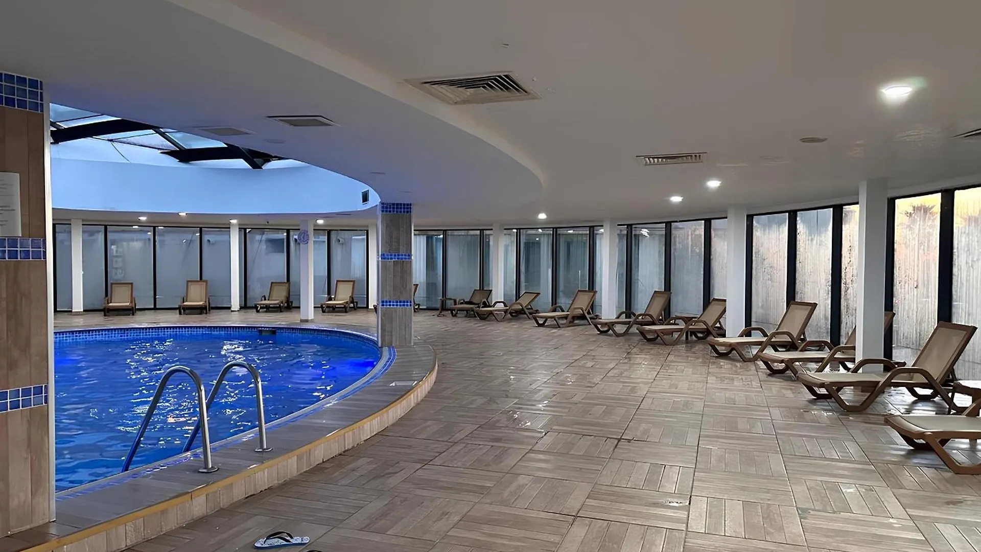 Beachfront Panoramic Apartments Μπατούμι